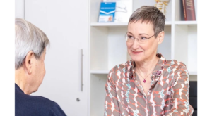 Dr. Pia Veronika Vécsei-Marlovits: „Ein sehr gutes Online-Terminvergabesystem. Einfache elektronische Kommunikation mit Patient:innen direkt in LATIDO. Direkte Bezahlung über das System. Eine Software, bei der ich alles nachvollziehen kann.“